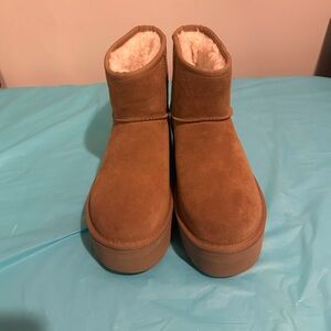 UGG Classic Mini Platform Chestnut size 10